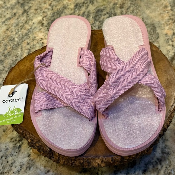 CoFace Women's Pink Sandals. Size 9. NIB - Picture 1 of 9